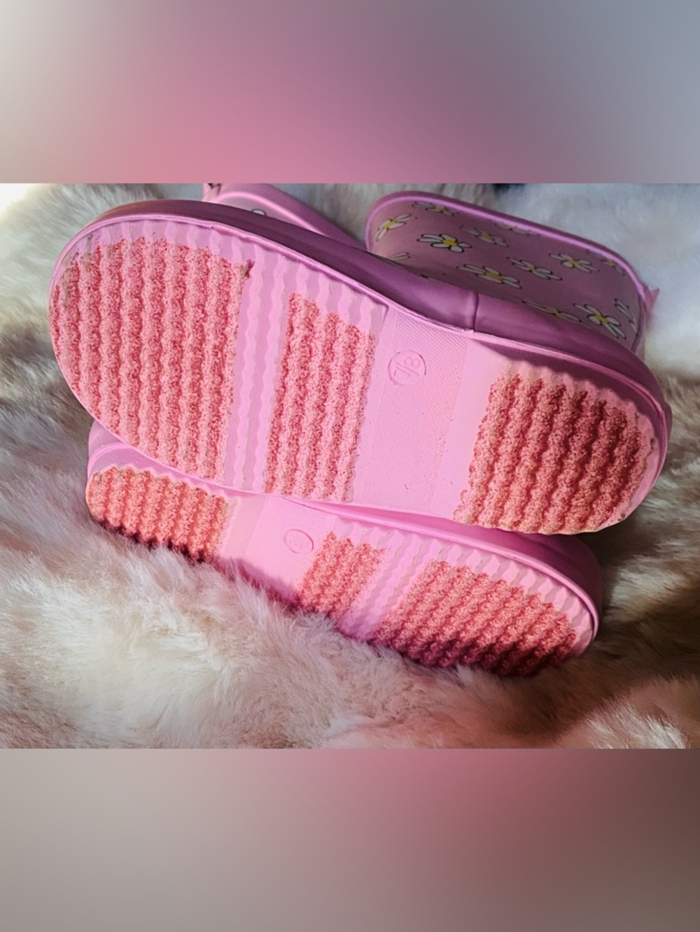 Bluey and Bingo Pink Daisy Pattern Rain boots - Picture 6 of 7
